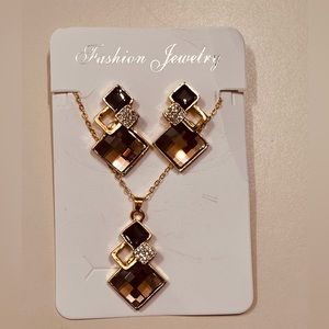 Fashion jewelry necklace and earrings set for women